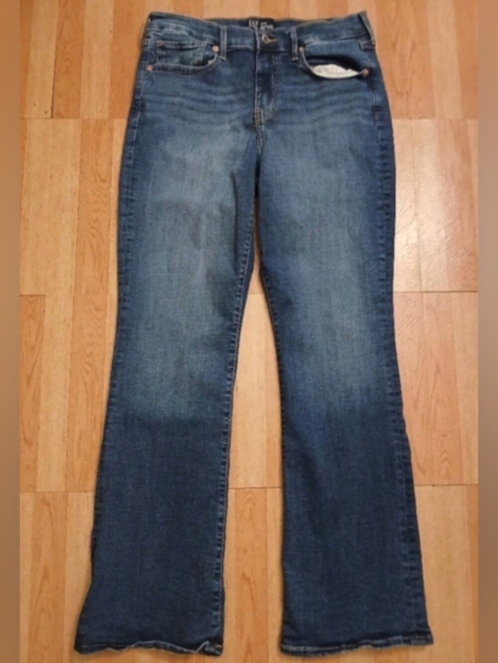 GAP Women's Flare Blue Jeans, 12/31 R Or Large. Comfortable fit.